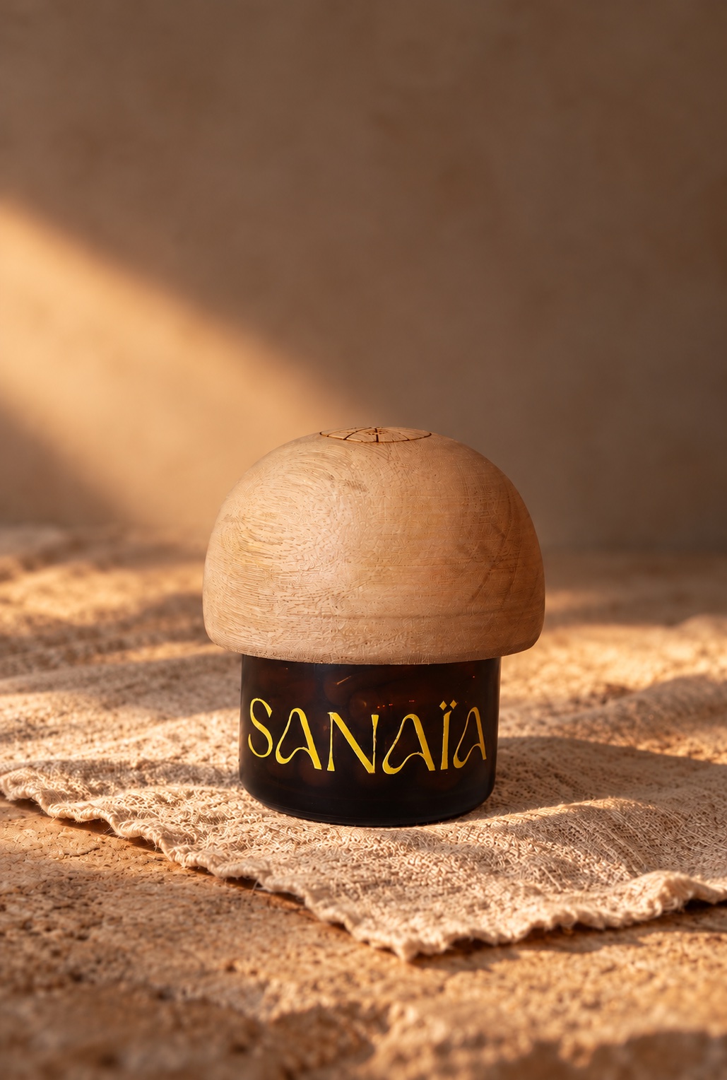 Envase SANAÏA con tapa de madera sobre lino natural